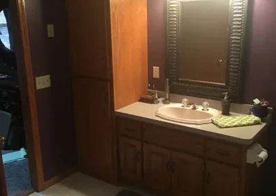 Elk River Bathroom (before 1)